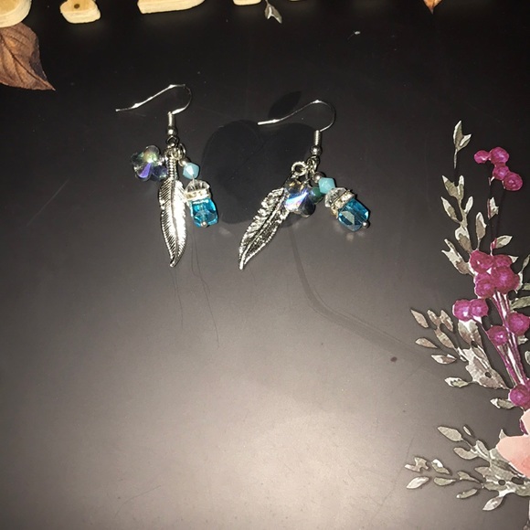 Handmade earrings!! 💖💖 - Picture 2 of 2